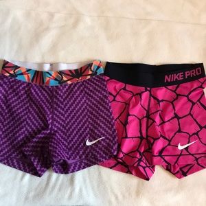 2 Nike Pro spandex